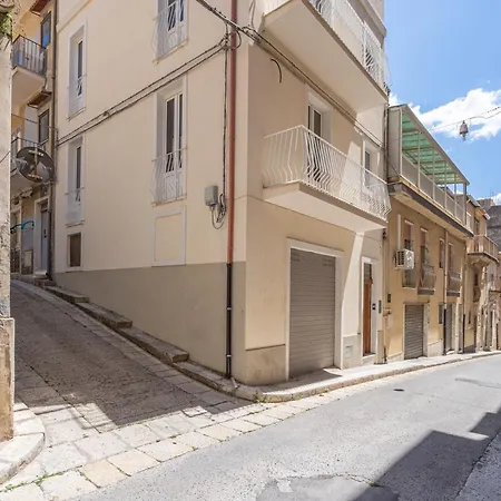 Ognissanti House